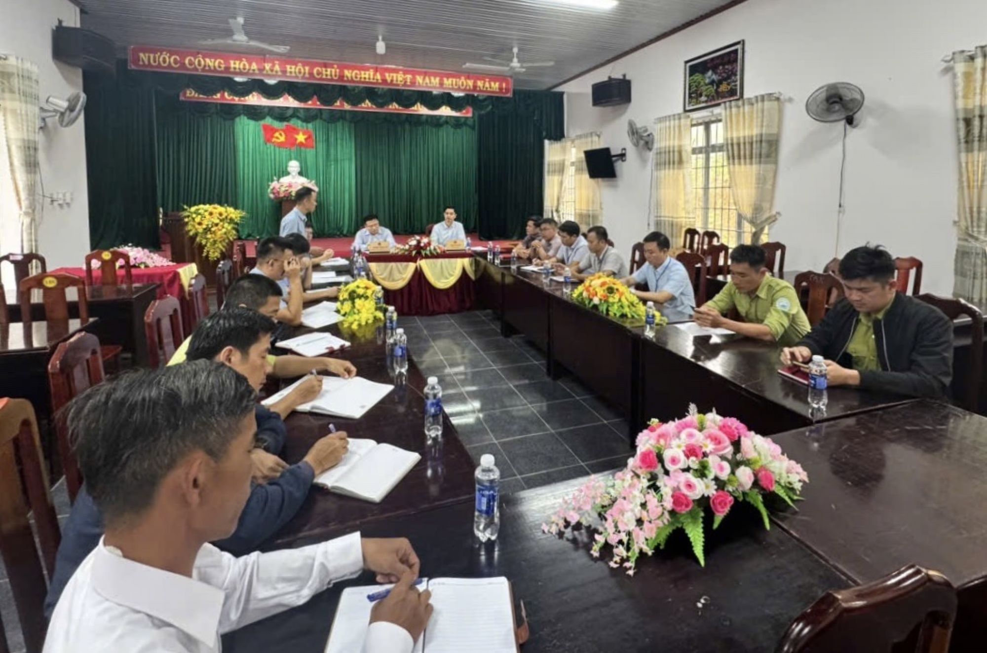 Tăng cường phối hợp bảo vệ rừng tại Vườn quốc gia Tà Đùng