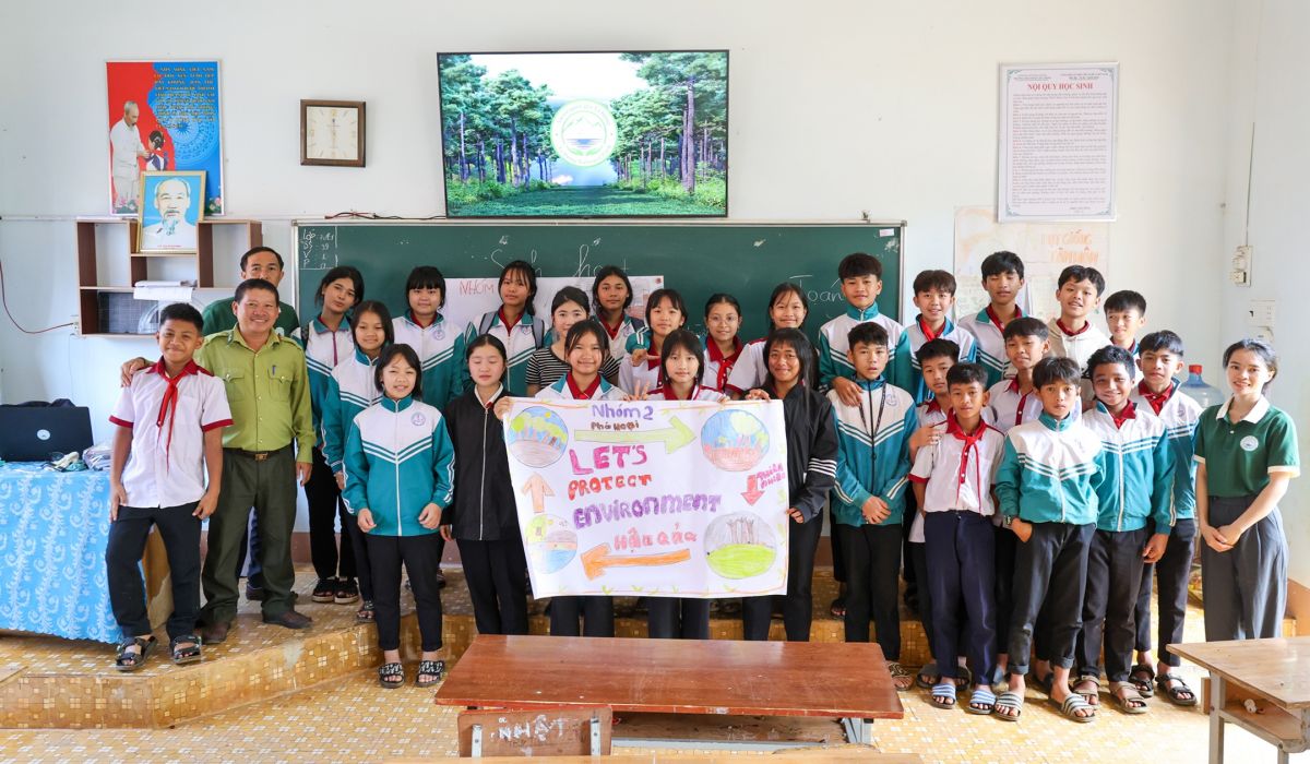 Nâng cao ý thức bảo vệ môi trường cho những người giữ rừng “tí hon”